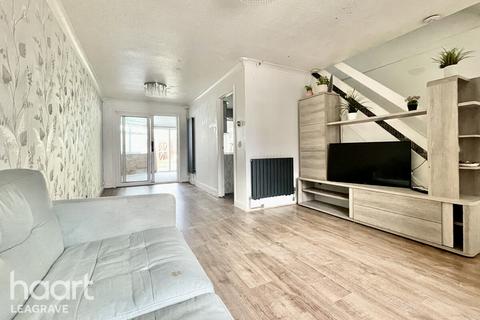 undefined, Fensome Drive, DUNSTABLE