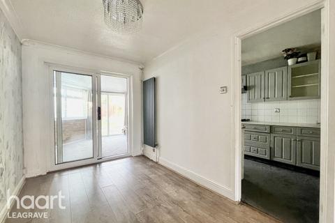 undefined, Fensome Drive, DUNSTABLE