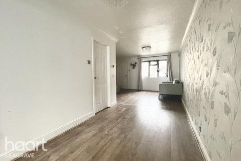 undefined, Fensome Drive, DUNSTABLE
