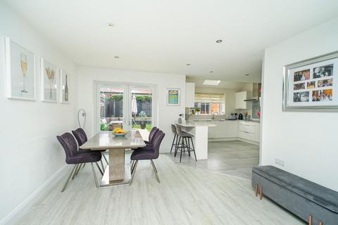4 Brookfields, Stoke Hammond, Milton Keynes, MK17 9FR