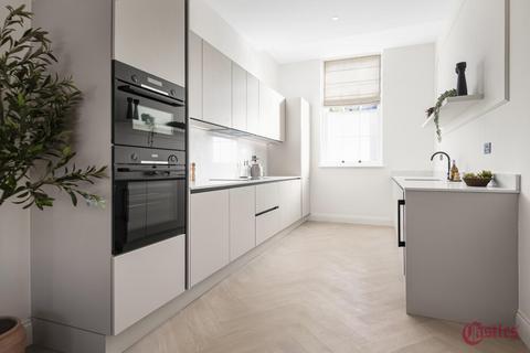 undefined, Dixon Gardens,  N8