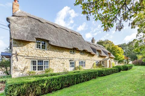 4 bedroom detached house for sale, Wicken Road Leckhampstead, Buckinghamshire, MK18 5NZ