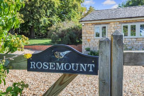 4 bedroom detached house for sale, Wicken Road Leckhampstead, Buckinghamshire, MK18 5NZ