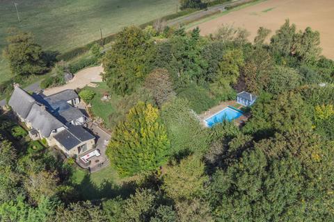 5 bedroom detached house for sale, Wicken Road Leckhampstead, Buckinghamshire, MK18 5NZ
