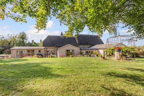 5 bedroom detached house for sale, Wicken Road Leckhampstead, Buckinghamshire, MK18 5NZ