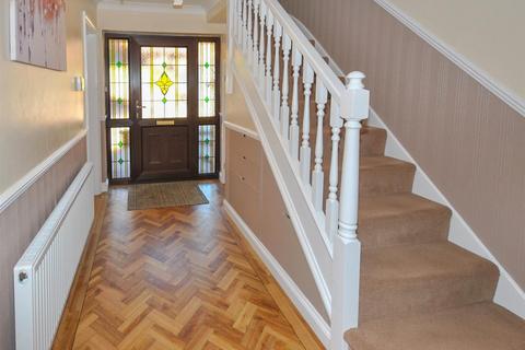 4 bedroom detached house for sale, Cottage Gardens, Great Billing, Northampton