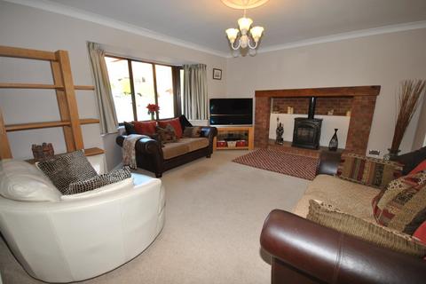 4 bedroom detached house for sale, Cottage Gardens, Great Billing, Northampton