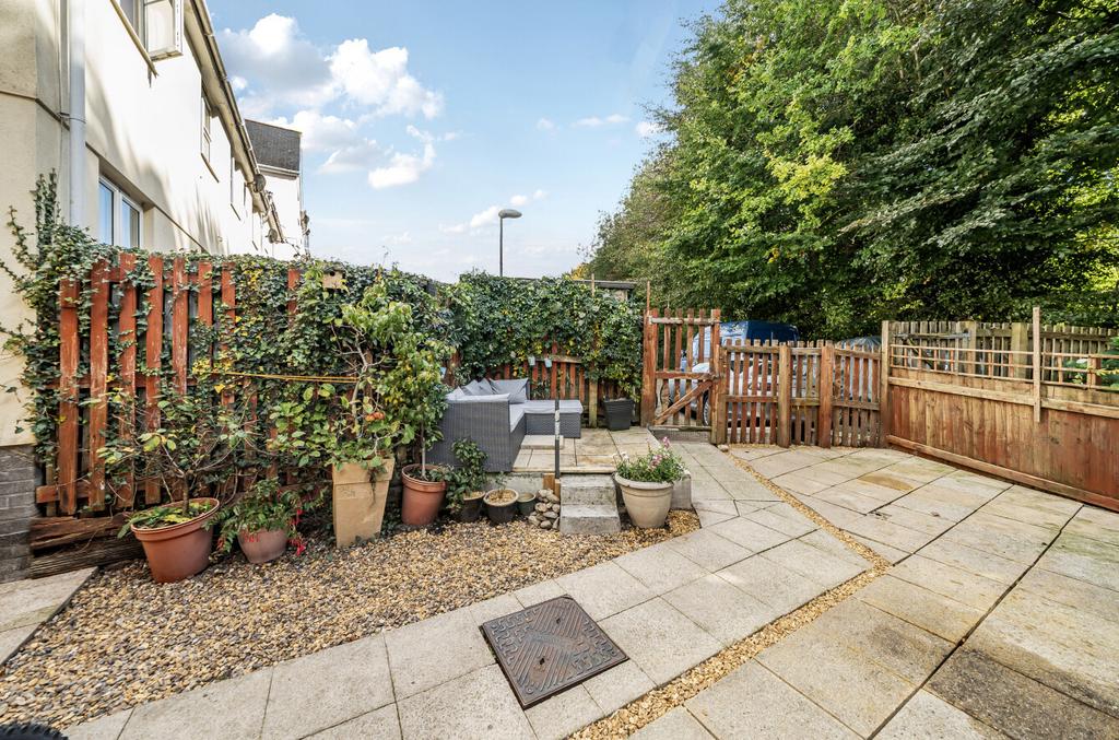 1357563-11-68d6bd...