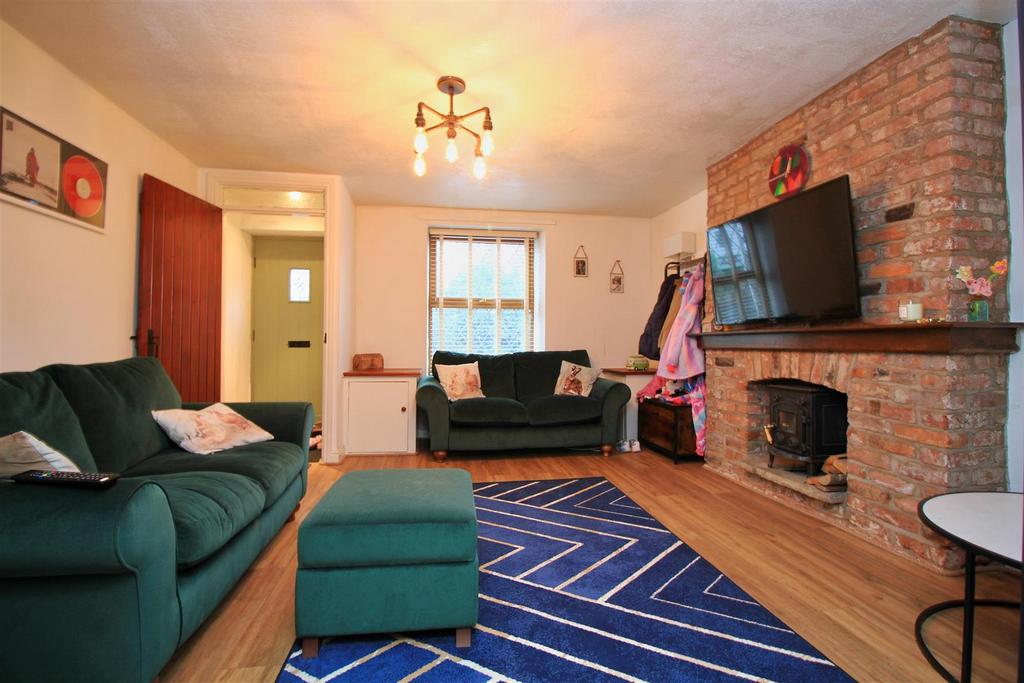 Lounge 3.jpg