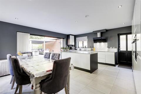 undefined, West Manor Park, Epperstone NG14