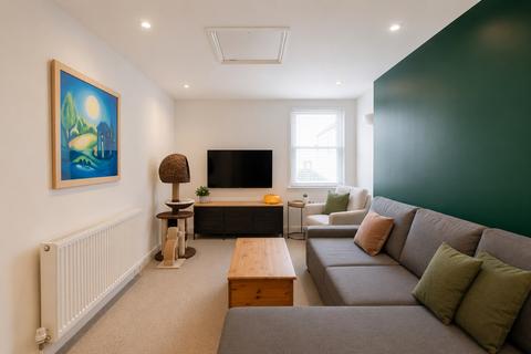 3 bedroom flat for sale, 1 Arnold Place 10 Fore Street, Bodmin, PL31 2HQ