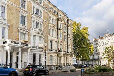 2 bedroom flat for sale, Stanley Crescent, London, W11