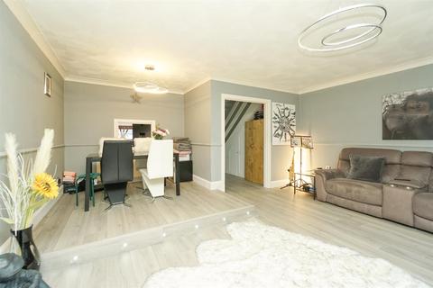 4 bedroom semi-detached house for sale, Conifer Close, Hastings