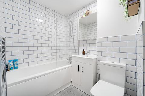 39, Westville Grange Westbury Road, London, W5 2LJ