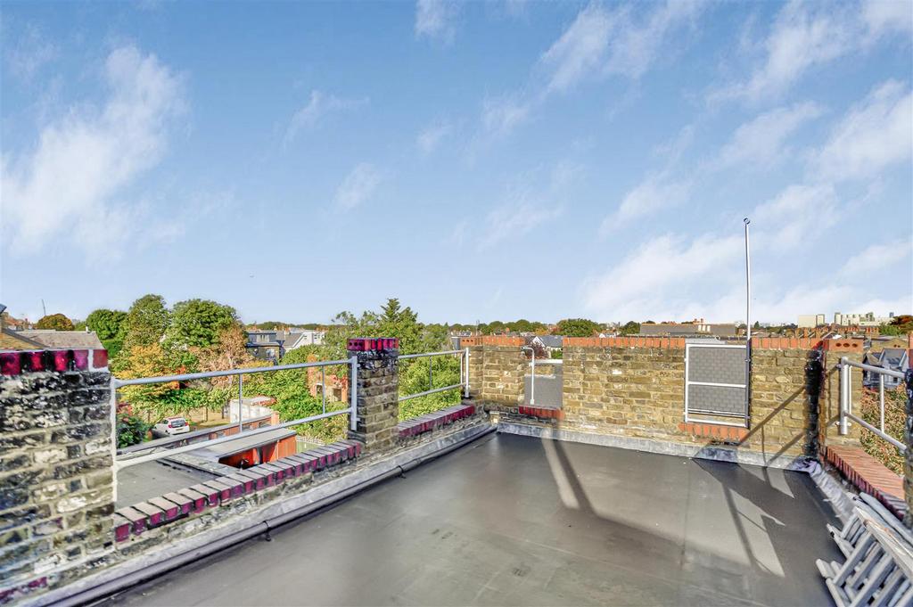 Flat Upper Richmond Road West-12.jpg
