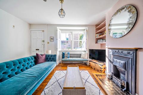 undefined, Gomer Gardens, Teddington, TW11