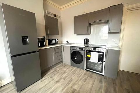 1 bedroom flat for sale, St. Michaels Road, Aldershot