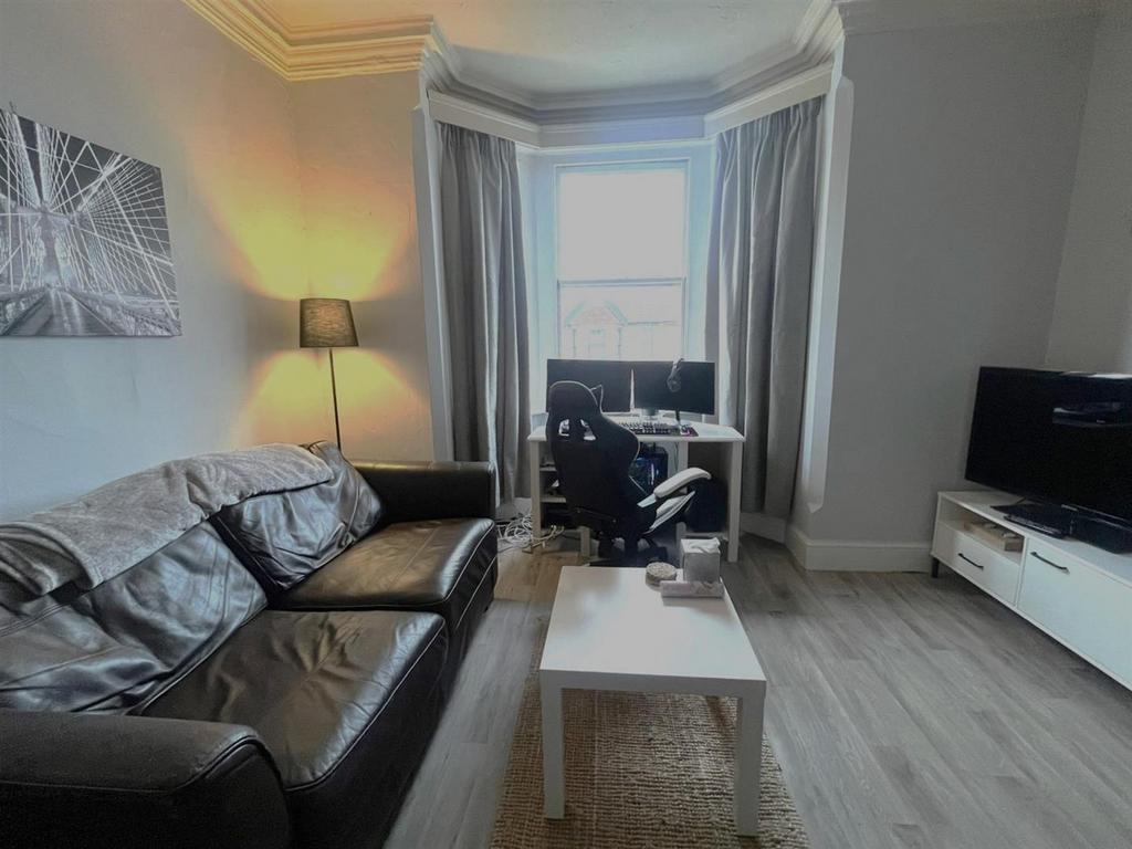 Lounge 2.jpeg