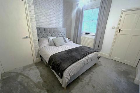 1 bedroom flat for sale, St. Michaels Road, Aldershot