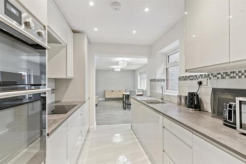 undefined, Plash Drive, Stevenage SG1