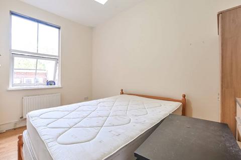 2 bedroom flat to rent, Blackstock Road, Finsbury Park, London, N4