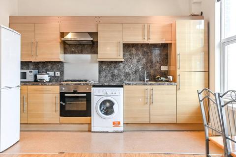 2 bedroom flat to rent, Blackstock Road, Finsbury Park, London, N4