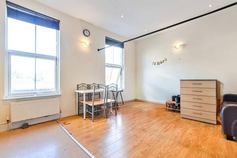 2 bedroom flat to rent, Blackstock Road, Finsbury Park, London, N4