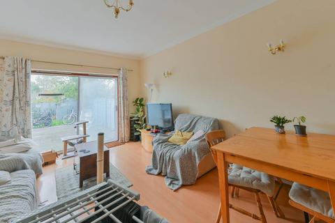 4 bedroom terraced house to rent, Lyveden Road, Tooting, London, SW17