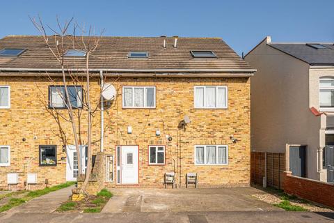 4 bedroom terraced house to rent, Lyveden Road, Tooting, London, SW17