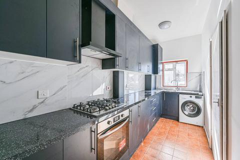 4 bedroom terraced house to rent, Lyveden Road, Tooting, London, SW17