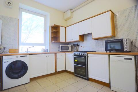 2 bedroom flat to rent, Newhaven Road, Bonnington, Edinburgh, EH6