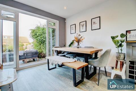 3 bedroom semi-detached house for sale, Lunn Avenue, Kenilworth
