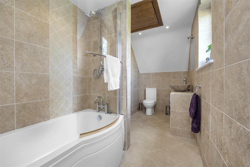 West Wing Ensuite Bathroom