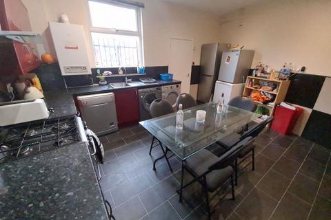4 bedroom house to rent, Royal Park Grove, Leeds LS6