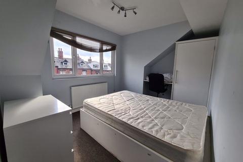 5 bedroom house to rent, Brudenell View, Leeds LS6