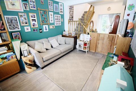 3 bedroom terraced house for sale, Lowther Gardens Flixton