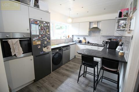 3 bedroom terraced house for sale, Lowther Gardens Flixton