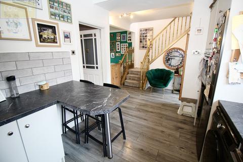 3 bedroom terraced house for sale, Lowther Gardens Flixton