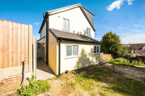 Garlands Road, Surrey RH1