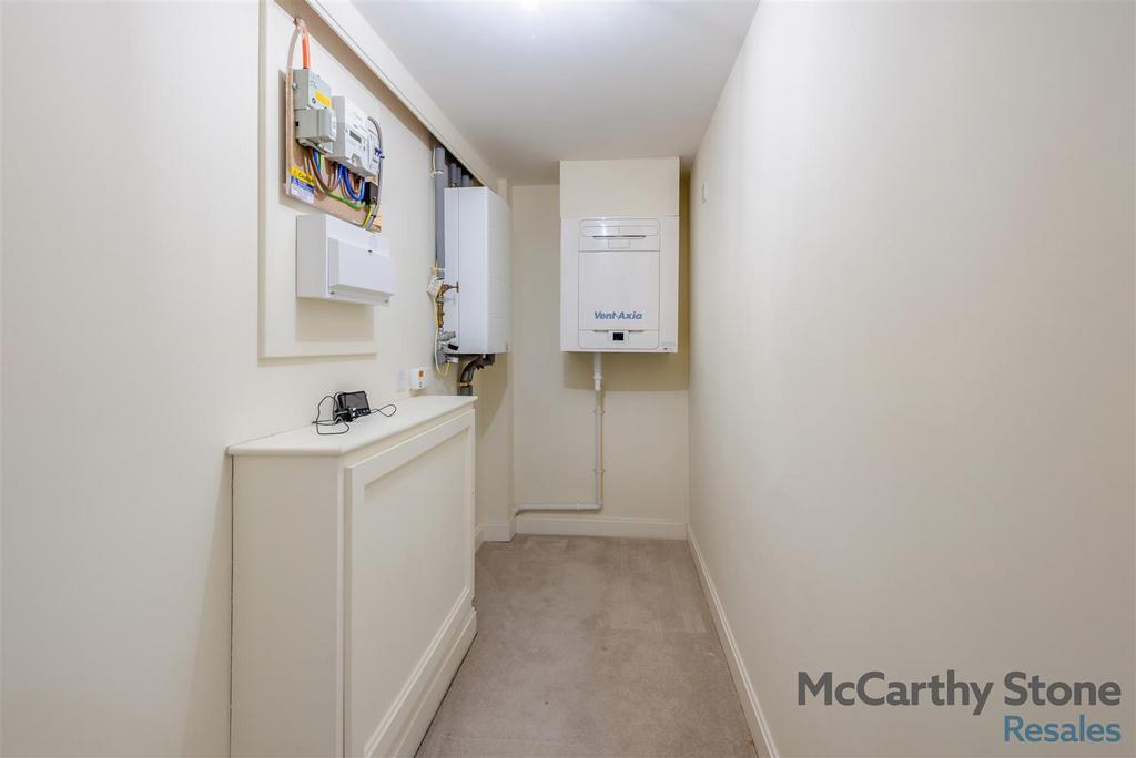 8665945-interior14.jpg