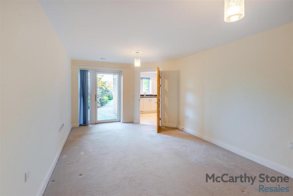 8665945-interior01.jpg