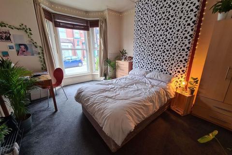6 bedroom house to rent, Hessle Place, Leeds LS6