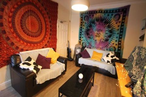 6 bedroom house to rent, Hessle Place, Leeds LS6