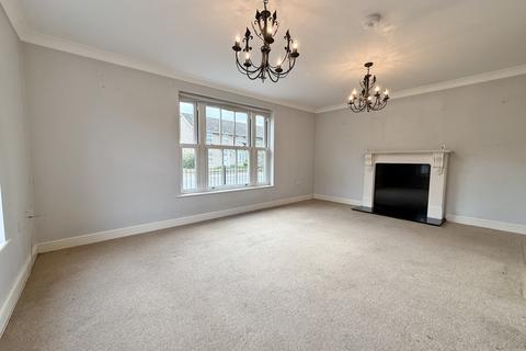 3 bedroom semi-detached house for sale, Kingsway, Mildenhall, Bury St. Edmunds, Suffolk, IP28