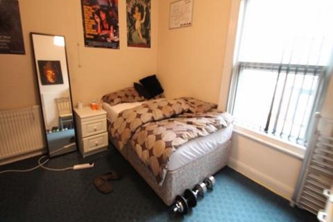 4 bedroom house to rent, Hessle Mount, Leeds LS6