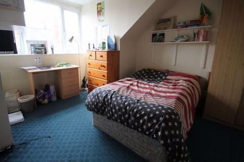 4 bedroom house to rent, Hessle Mount, Leeds LS6