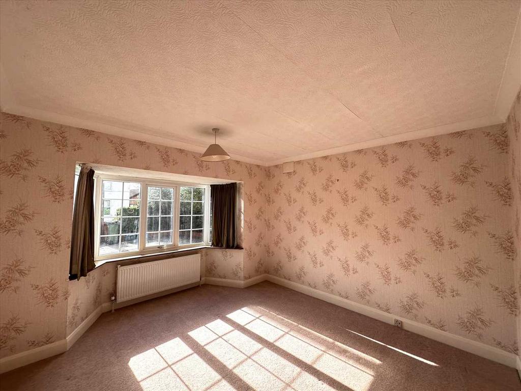 Rear bedroom 3: