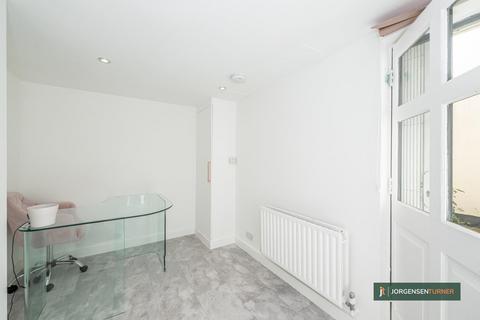 32a Oxford Road, London, NW6 5SL