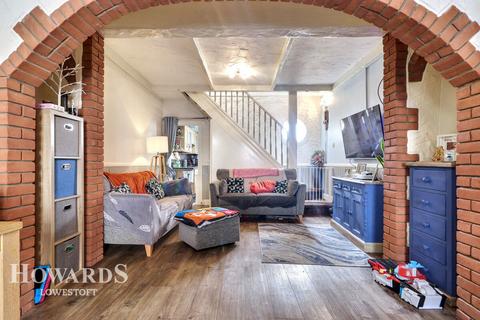 4 bedroom end of terrace house for sale, Beresford Road, Lowestoft