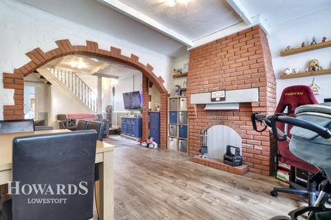 4 bedroom end of terrace house for sale, Beresford Road, Lowestoft
